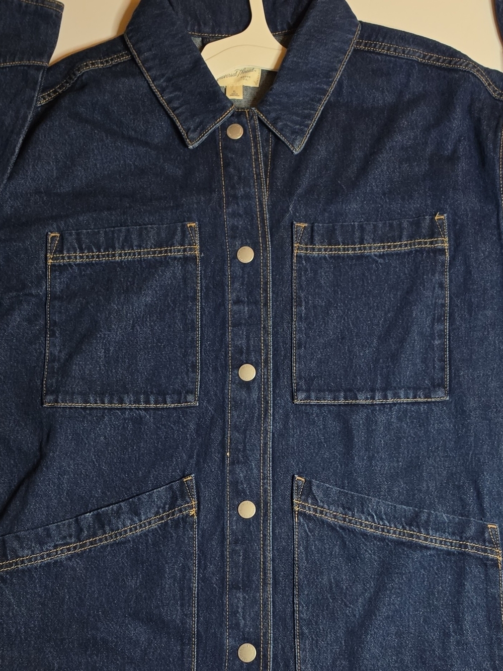 Universal Thread Dark Wash Denim Women's Jacket with Contrast Stitching
